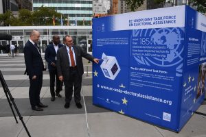 Photo exhibition showcases UN’s partnerships in electoral assistance