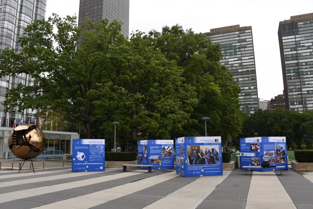 Photo exhibition showcases UN’s partnerships in electoral assistance